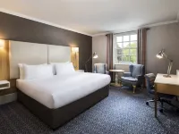 Oulton Hall Hotel, Spa & Golf Resort Hotels near ترينيتي ليدز