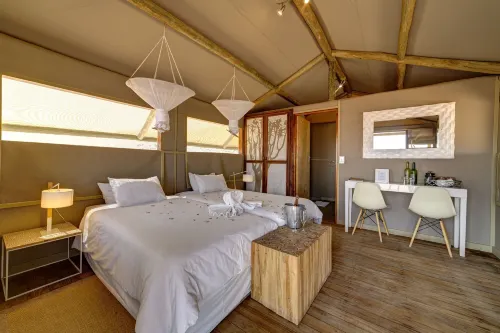 Kanaan N/a'an ku sê Desert Retreat - Yüzme Havuzu