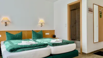 Bürgerhaus Zum Paradies - Pension Hotels in Wasungen-Amt Sand