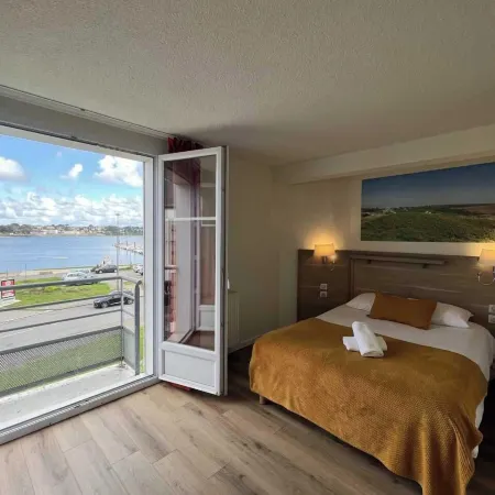 Couett'Hôtel Brest Port de Plaisance, les Pieds Dans l'Eau