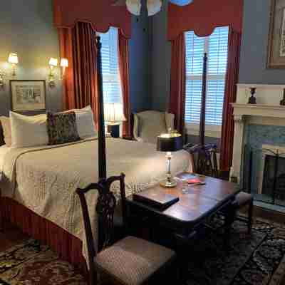 1842 Inn Rooms