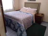 Beautiful 2-Bedroomed Guest Cottage in Harare Các khách sạn ở 