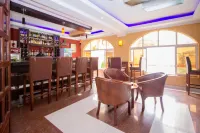 Hillcourt Resort and Spa - bar