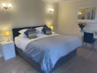 Aldercarr Hall - Homestays