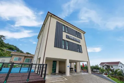 Buan Tomynspa Pension Отели рядом с достопримечательностью «Byeonsan Beach»
