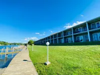 Fleetwood Inn Suites Hotel di Cheboygan