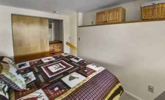 208 Village Gate Studio Bedroom Condo by RedAwning