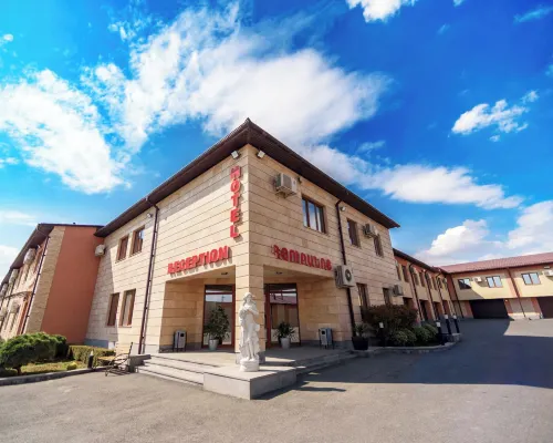 La Defense Hotel Yerevan Hotels in Jerevan