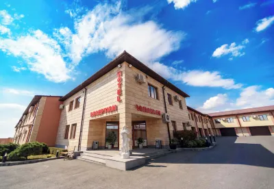 La Defense Hotel Yerevan Các khách sạn ở Vagharshapat