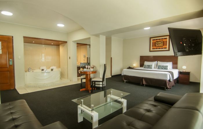 Epiqus Hotel