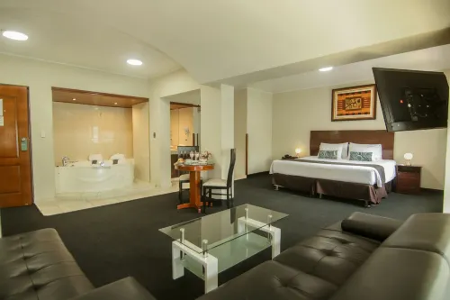 Epiqus Hotel