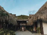 Makenke Hostel by Los Colores Ecoparque Hotels in Puerto Triunfo
