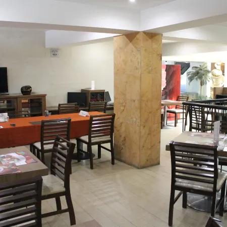 Hotel Villa de Madrid Отели рядом с достопримечательностью «Стадион «Вильфридо Массье»»