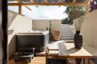 Athina Studios and Suites Plaka - Hot Tub