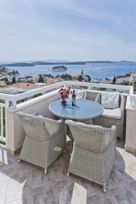 Apartmani KREŠIĆ 1 Hvar - Mountain view