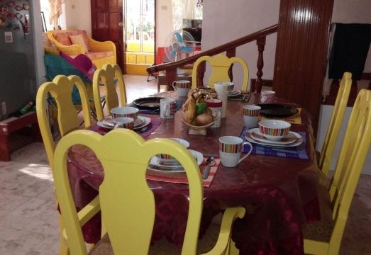 옐로우 하우스 룸 오어 하우스 렌탈