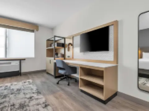 La Quinta Inn & Suites by Wyndham San Jose Airport-Downtown サンノゼのホテル