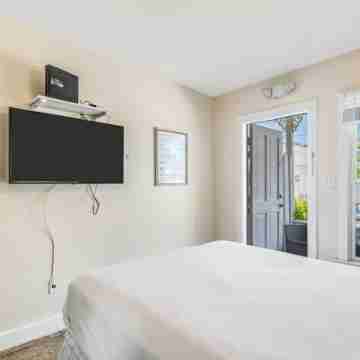 Sea Breeze by Brightwild Off-street Parking Rooms