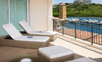 Aqua Vue by Island Properties Online