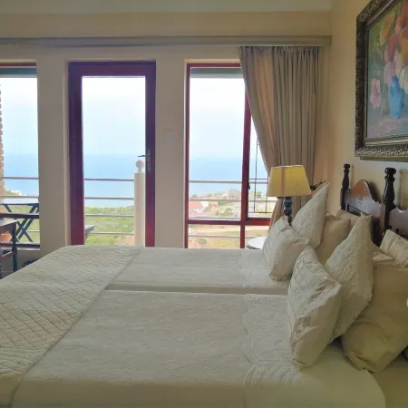 Amzee Bokmakierie Guest House