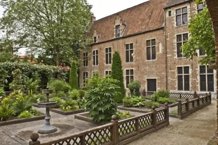 Hotel Prince de Liege Отели рядом с достопримечательностью «Парк режьёналь де ла Пед»