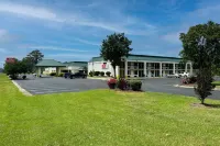 Red Carpet Inn Kinston - parking