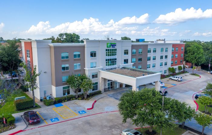 Holiday Inn Express & Suites ARLINGTON NORTH – STADIUM AREA by IHG