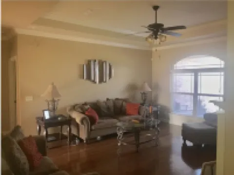 Looking for a fantastic home that is well-stocked? Look no further!