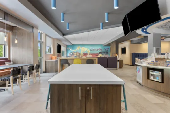 Tru by Hilton Lincoln East