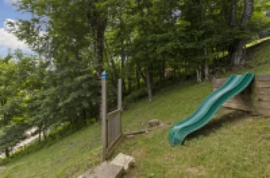 Mountain Views and Game Room - Stunning Family Haven