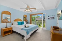 Stylish Townhouse with Private Lanais - Inviting Family Retreat