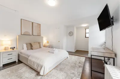 Cozy Studio with Workspace and Shared Living Area - Charming Getaway