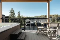 Hot Tub and Balcony with Scenic Views - Charming Mountain Oasis Hotel di Grand County