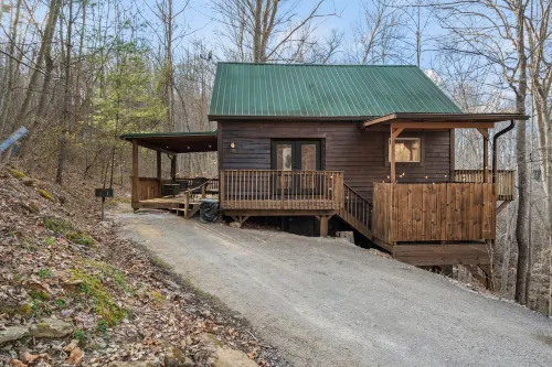 Hot Tub, WiFi, No Pet Fee - Beary Cozy - Romantic Cabin in Red River Gorge, Kentucky! Các khách sạn ở Stanton