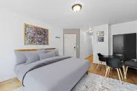 Hoboken King Studio Apt 15 Min from Manhattan! Hotels near Stevens Institute of Technology