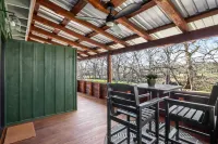 Charming Cowboy-Themed Suite with Creek Views - Elegant Escape