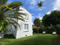 Charming Oasis with Shared Patio - Washer, TV, WiFi