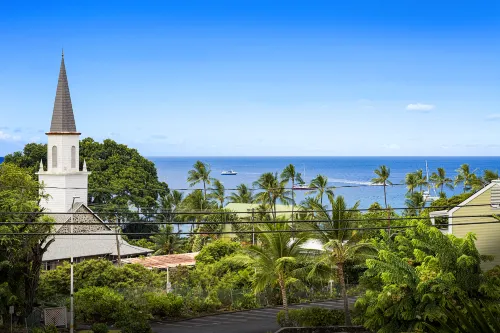 Ocean View Lanai and Sparkling Pool - Charming Island Retreat