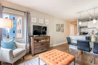 Full Kitchen and Stunning City Views - Charming Urban Retreat Hotel di First Hill
