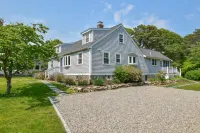 Stunning Beach House with Panoramic Views - Charming Coastal Retreat
