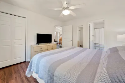 Picturesque Golf Course Views and Community Pool - Charming Family Escape Hotels near Pawleys