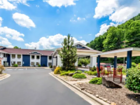 Comfort Inn Near Great Smoky Mountain National Park Hotels in Maggie Valley