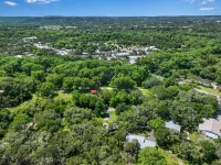 Scenic Outdoor Space and Starlit Evenings - Charming Hideaway Hotels in Wimberley