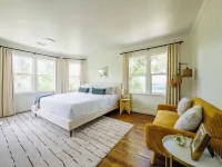 Hilltop Retreat: Sauna, Hot Tub, Fire Pit, Stunning Valley Views