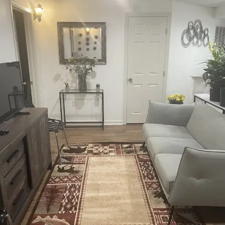 Lovely Cozy 2 Bedroom Apartment