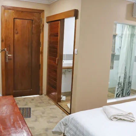Neakru Guesthouse and Restaurant