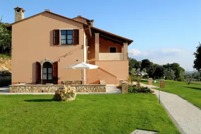 Luxury, Modern Apartment with Pool and Stunning Views Hotel in zona Convento del Sacro Speco di San Francesco