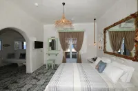 Starlight Luxury Seaside Villa & Suites