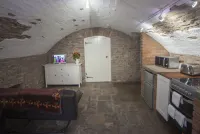 The Priory Cellars Abbots Leigh - parking