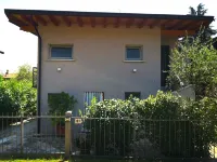 Open Space in the Village with Direct Access to the Beach Hotel a Manerba del Garda